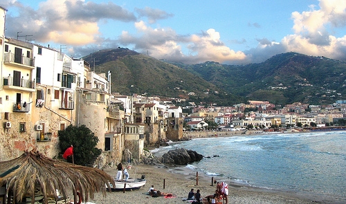 Il Comune organizzerà, nel 2013, la prima edizione del Festival del mare e la seconda Regata velica de “I Borghi più belli d’Italia”