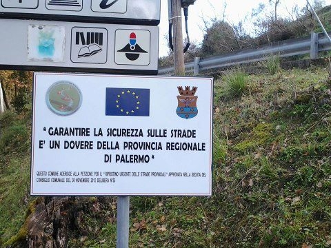 Gangi sulla scia di Isnello: affisse le targhe che denunciano le mancanze della Provincia in tema di S.P.