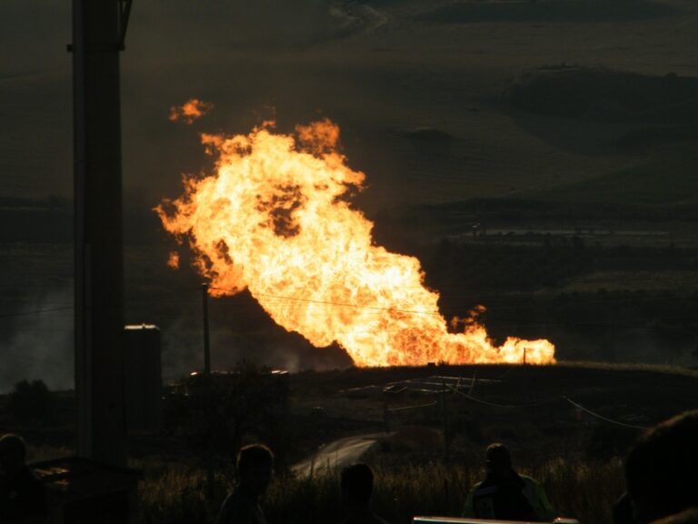 Esplode conduttura del gas. Grosso incendio alla periferia del paese