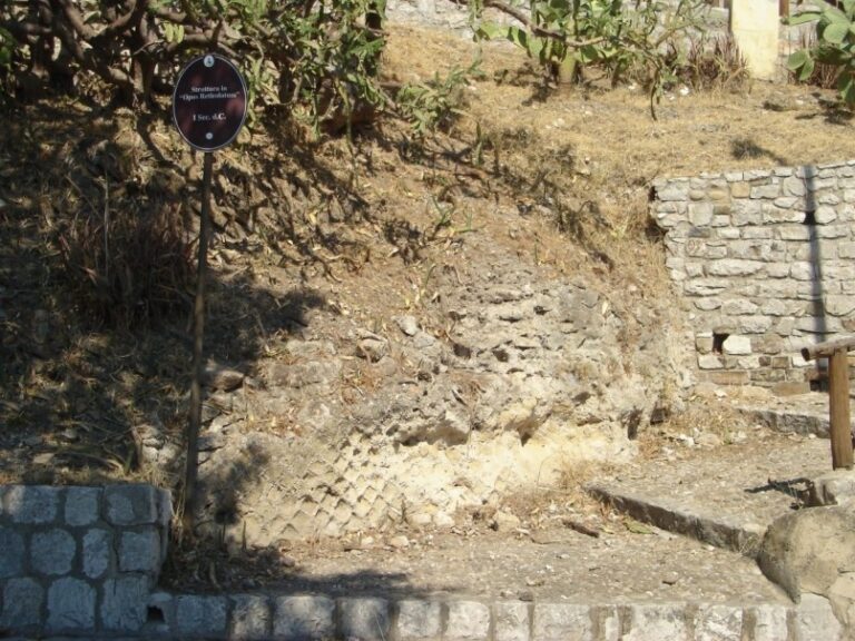 Danneggiato un tratto di muro di Età Romana in Opus reticolatum. La denuncia di SiciliAntica