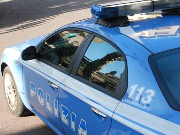 Donna tenta il suicidio. Salvata da due agenti della Polizia