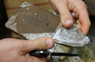 Due arrestati per spaccio di hashish