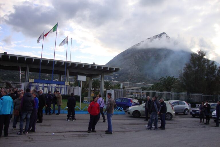 La delegazione oggi al Mise per Tavolo sulla Fiat resta al dicastero fino a quando non avrà risposte