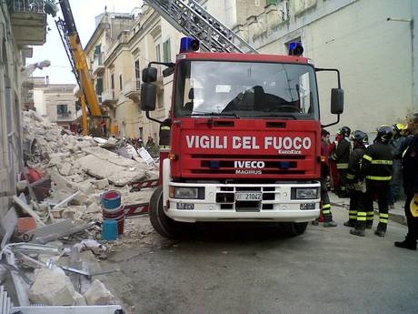 Crolla palazzina a Caccamo. Un morto e un disperso