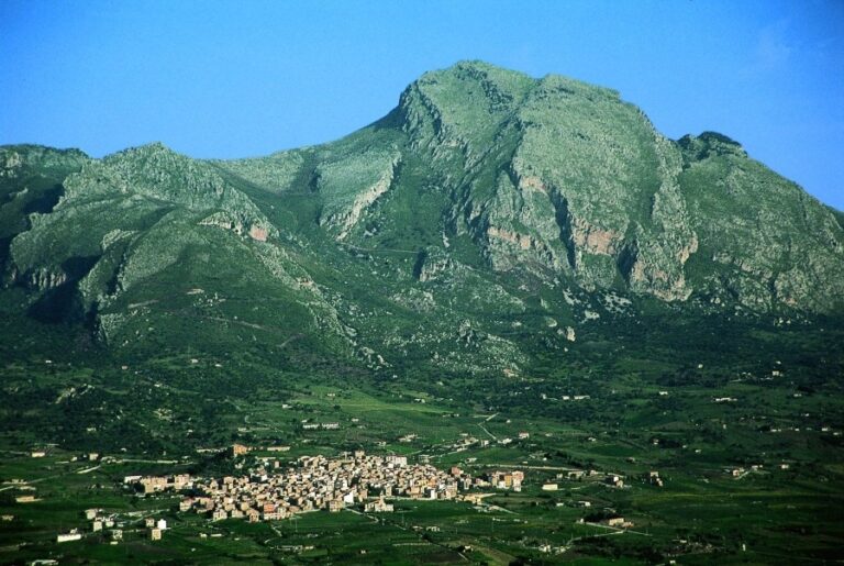 Visita guidata al Monte San Calogero organizzata da SiciliAntica