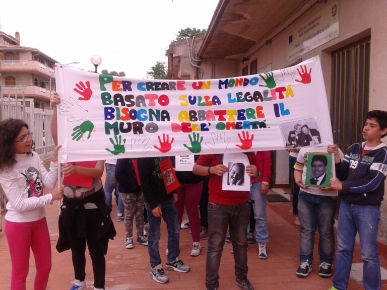 Scuola media ricorda Falcone e Borsellino nel 22° anniversario dalla strage di Capaci