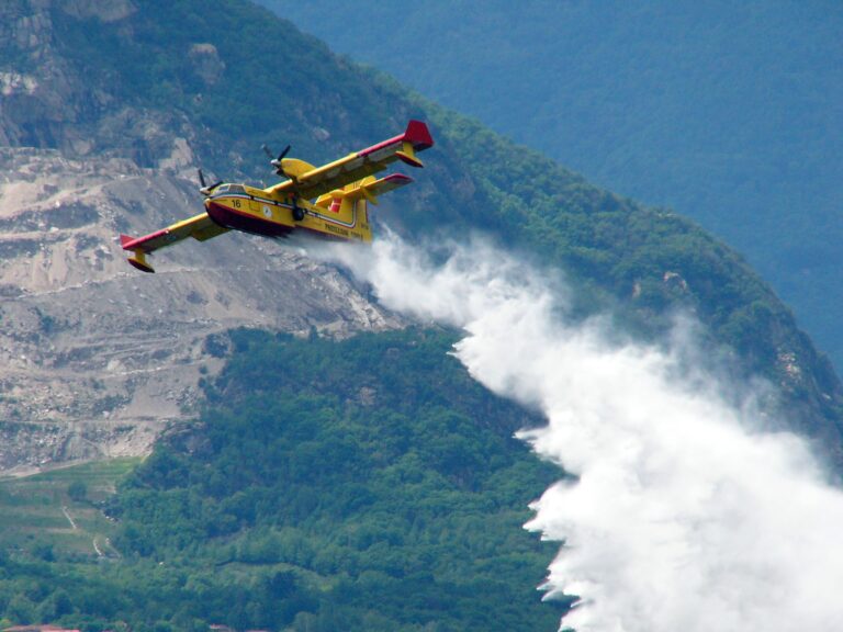 Vasto incendio tra Pollina e Castelbuono