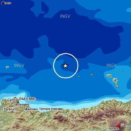 Cinque scosse in quattro ore in mare