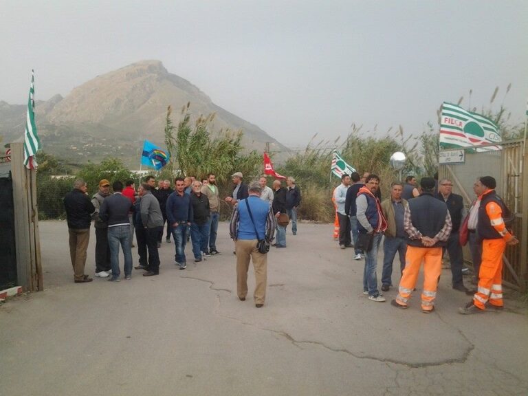 Raddoppio ferroviario-“Cefalù 20”. Gli operai licenziati minacciano l’occupazione del cantiere