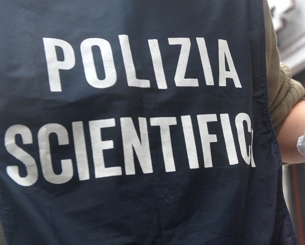 Polizia recupera ossa umane dalla cripta di un sito archeologico della Valle dello Jato