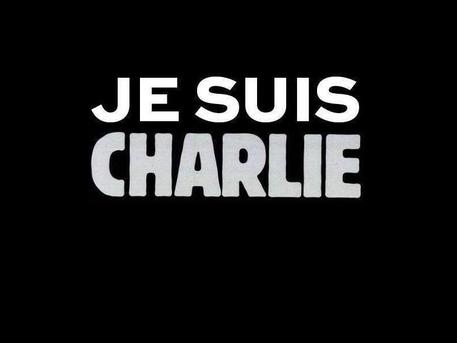 Solidarietà di Esperonews e Espero ai colleghi di Charlie Hebdo