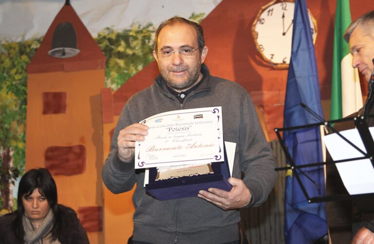 Premiato il poeta cefaludese Antonio Barracato