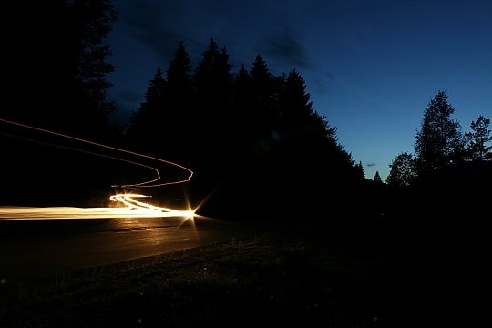 35enne muore travolto da un auto. Rintracciato l’automobilista