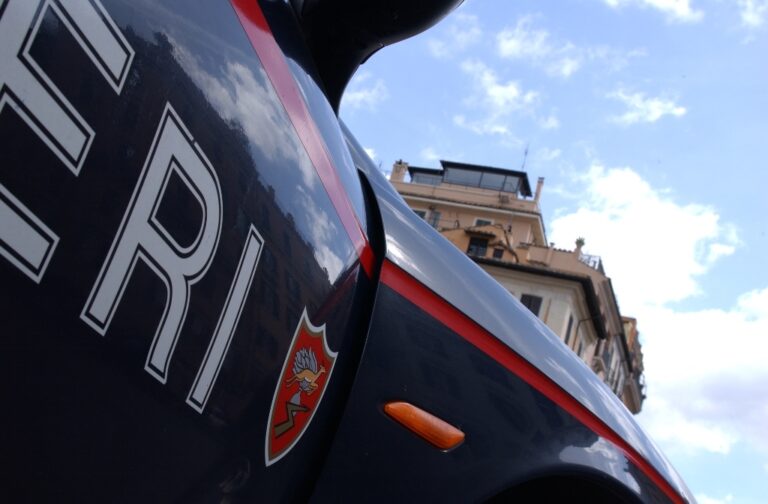 16enne aggredisce e rapina ragazzo più piccolo. Arrestato dai carabinieri