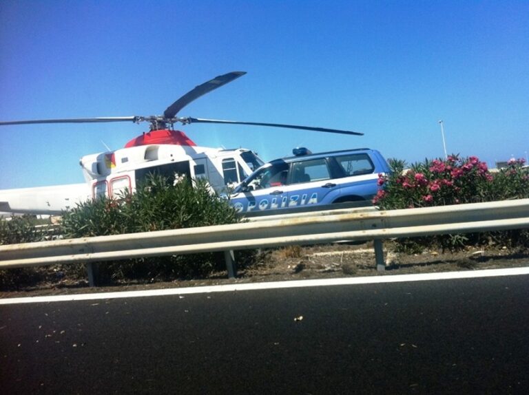 Si ribalta tir. Tre feriti sull’autostrada A19 Palermo-Catania