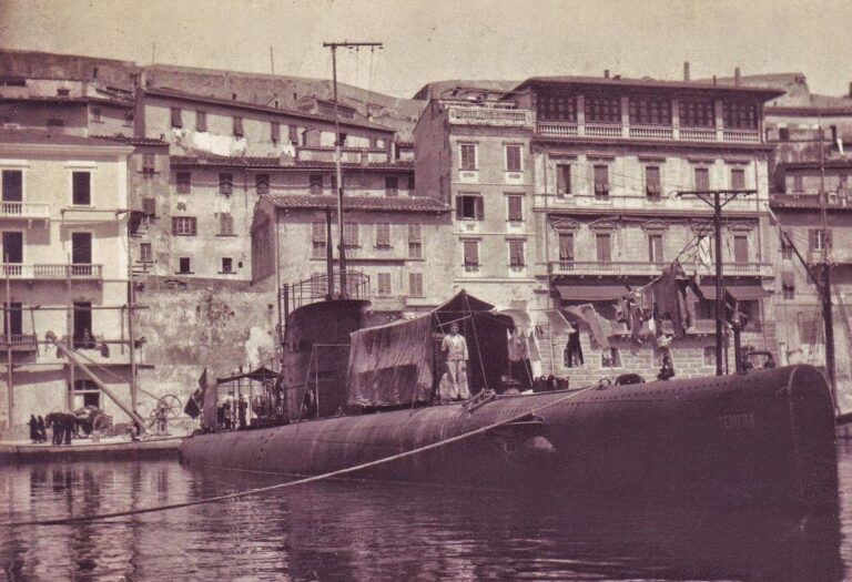 Sarà ricollocata al porto la lapide scomparsa che ricorda i marinai del sommergibile Sebastiano Veniero