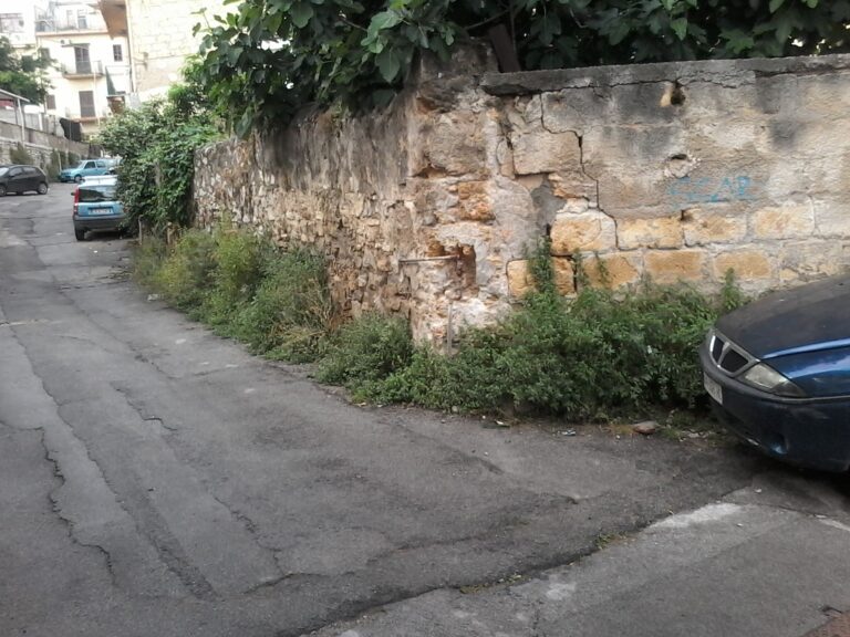 Termini Imerese. Angoli della città in totale abbandono