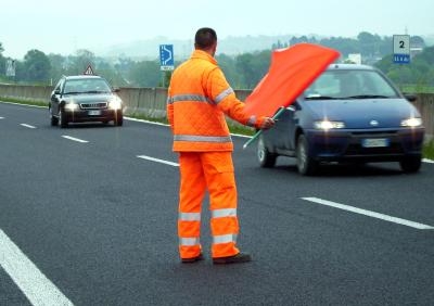 Chiusa temporaneamente l’autostrada A19 in direzione Catania a causa di un veicolo in fiamme sulla SS 643