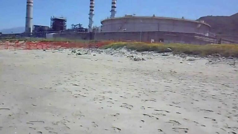Divieto di balneazione lungo nella zona industriale