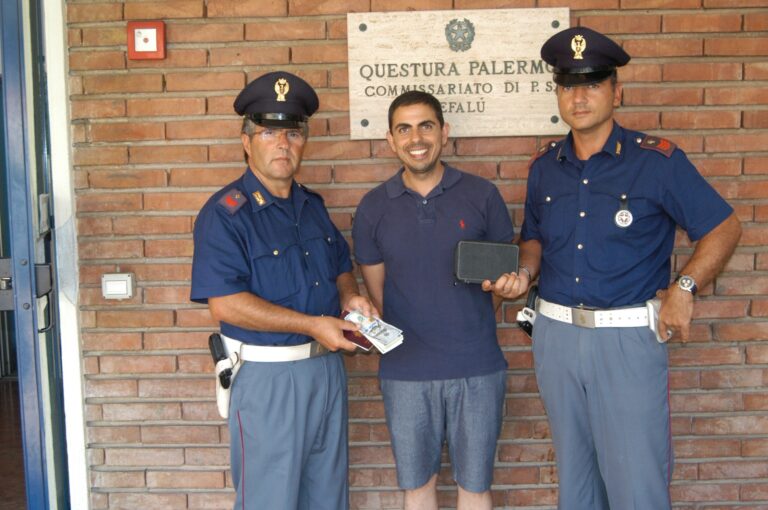 La Polizia di Cefalù restituisce passaporto a turista francese con mille dollari in contanti