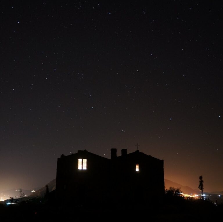 “Sotto lo stesso cielo”, al via il tradizionale appuntamento nell’incantevole cornice dell’Eremo di San Felice nel cuore della Riserva di Pizzo Cane, Pizzo Trigna e Grotta Mazzamuto