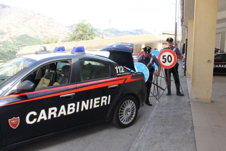 Sorpresi a rubare cartellonistica stradale sulla SS286. Arrestati dai carabinieri