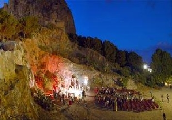 Approvato il bando per un Concorso di idee per la realizzazione di un teatro all’aperto nella “Cavea di San Calogero”