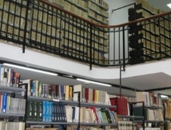 Piccoli boy scout in visita alla Biblioteca comunale Liciniana