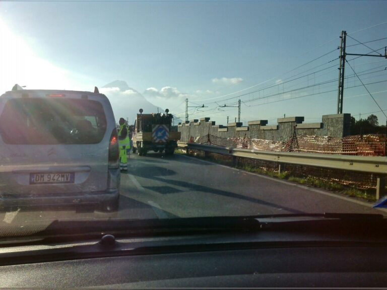 Incidente sulla SS 113 vicino lo svincolo di Buonfornello coinvolti un Suv e un furgone