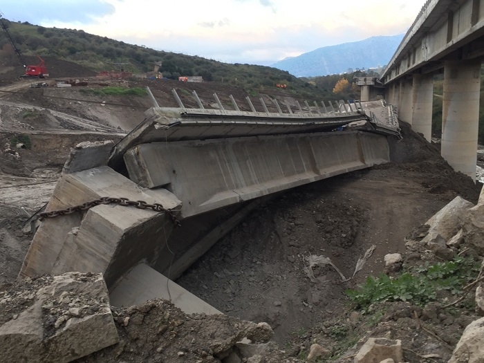 A19: Viadotto Himera, demolita la carreggiata in direzione Catania. Un’operazione di ingegneria senza precedenti