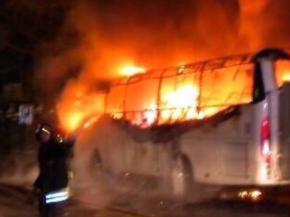 Incendiato Pullman di una ditta di Viaggi. Messaggio intimidatorio dopo una richiesta di estorsione?