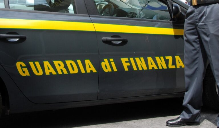 Guardia di Finanza. Otto arresti a Villabate. Parco giochi con corrente elettrica gratis