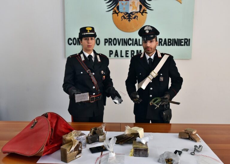 Nella cantina aveva realizzato una vera e propria centrale della droga: sequestrati 5 kg di hashish