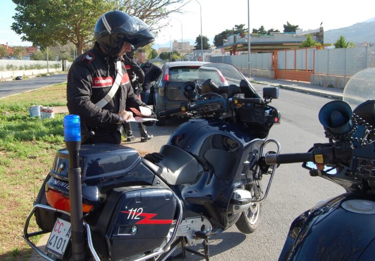 Un arresto e varie denunce a piede libero. Questo il bilancio di un weekend impegnativo per i carabinieri