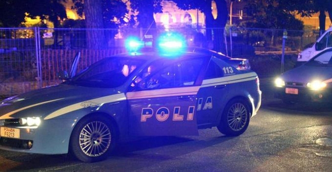 Energumeno extracomunitario aggredisce due donne per tentare di rapinarle. Arrestato dalla Polizia