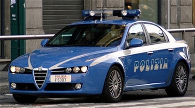 Tre giovani arrestati per furto d’auto