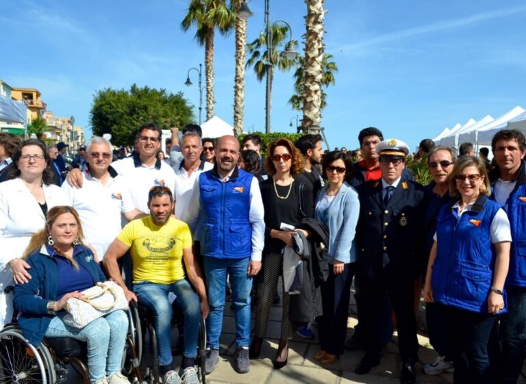 Grande successo di “Asp in piazza” ad Altavilla Milicia. I medici hanno effettuato più di duemila prestazioni