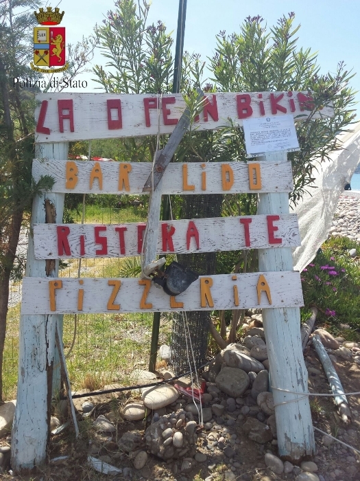 La Polizia sequestra il lido “La Volpe in Bikini”: aveva realizzato opere senza nessuna autorizzazione