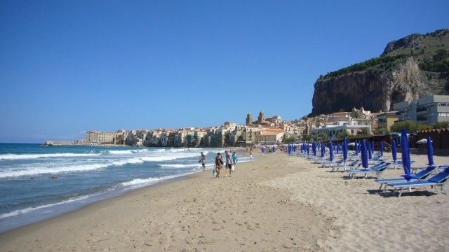 Spiaggia Cefalù a misura bimbo. Bandiera Verde