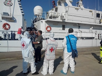 Emergenza sbarchi. 1050 migranti attesi al porto di Palermo. Presente la Croce rossa di Campofelice