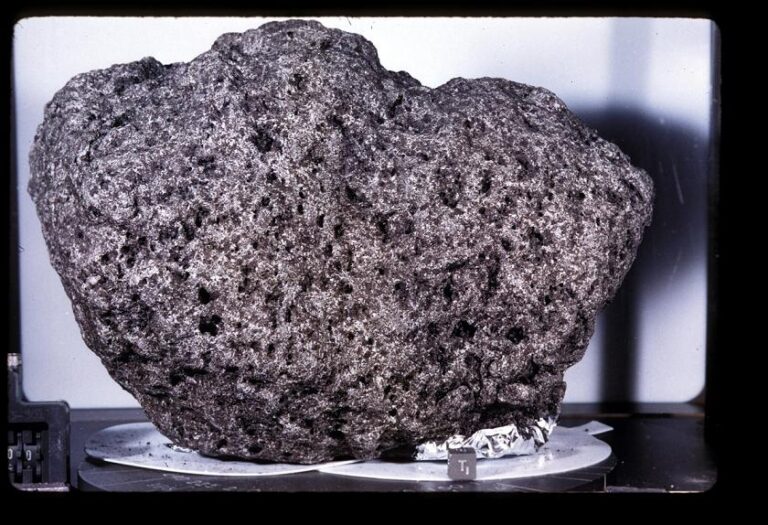 Roccapalumba, per la prima volta in Sicilia un frammento di roccia lunare