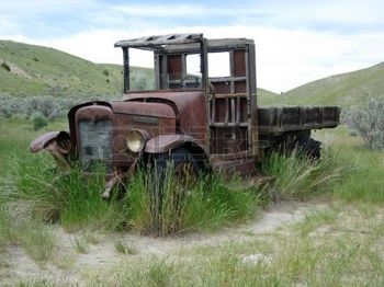 Abbandona un camion su un terreno a Castelbuono. Condannato un uomo