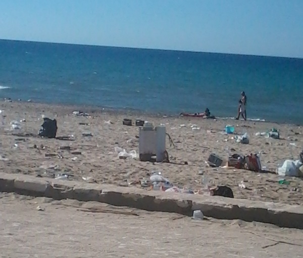 DITELO A ESPERO. Il Lungomare di Campofelice di Roccella dopo Ferragosto: e questo lo chiamate divertimento?