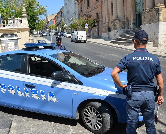 “Ferragosto sicuro”. La Polizia potenzia i dispositivi di sicurezza nelle zone balneari, nei porti, nelle stazioni ferrevoviarie, nelle strade e autostrade