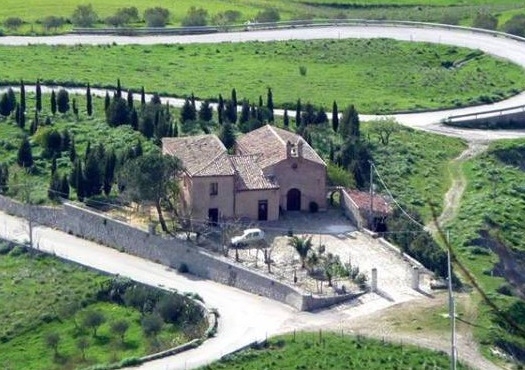 Lavori di ripristino delle grondaie all’eremo di San Gandolfo di Polizzi