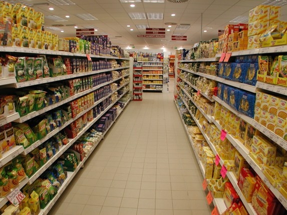 Dipendente di un supermercato di Termini ruba alimentari. Arrestato dai carabinieri