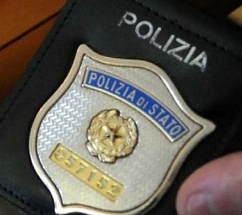 Si finge poliziotto ed aggredisce un automobilista: malvivente rintracciato e denunciato dalla Polizia di Stato