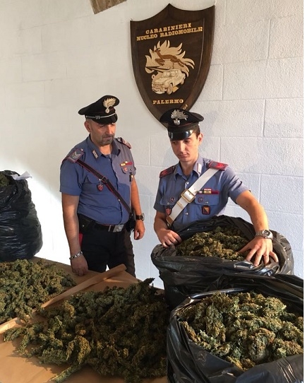 Trasportava in quattro grossi sacchi 20 kg. di marijuana. 36enne arrestato dai carabinieri