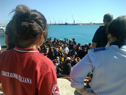 Oggi a Palermo sbarco di oltre mille migranti