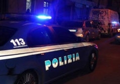 Aggrediti ieri sera a sprangate due poliziotti impegnati in un intervento. Reazione del sindacato di Polizia: chiediamo pene certe e l’uso della pistola elettrica